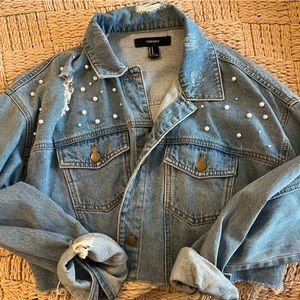 Crop denim jacket with pearls
